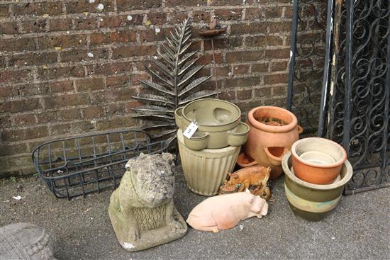Qty garden pots, stone dog, etc